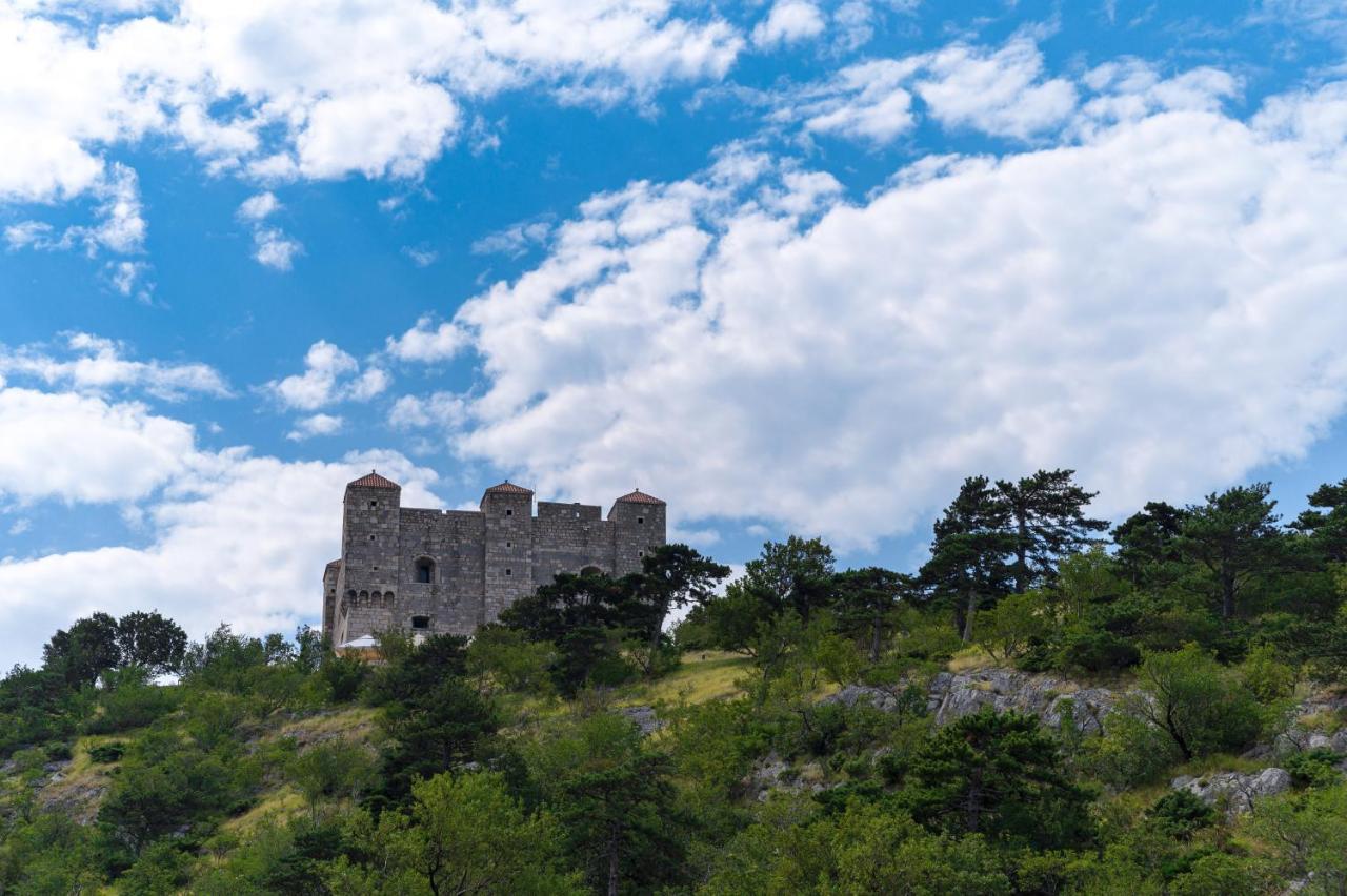 Apartmens Mendula Apartment Senj  Bagian luar foto