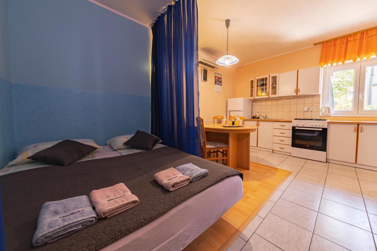 Apartmens Mendula Apartment Senj  Bagian luar foto