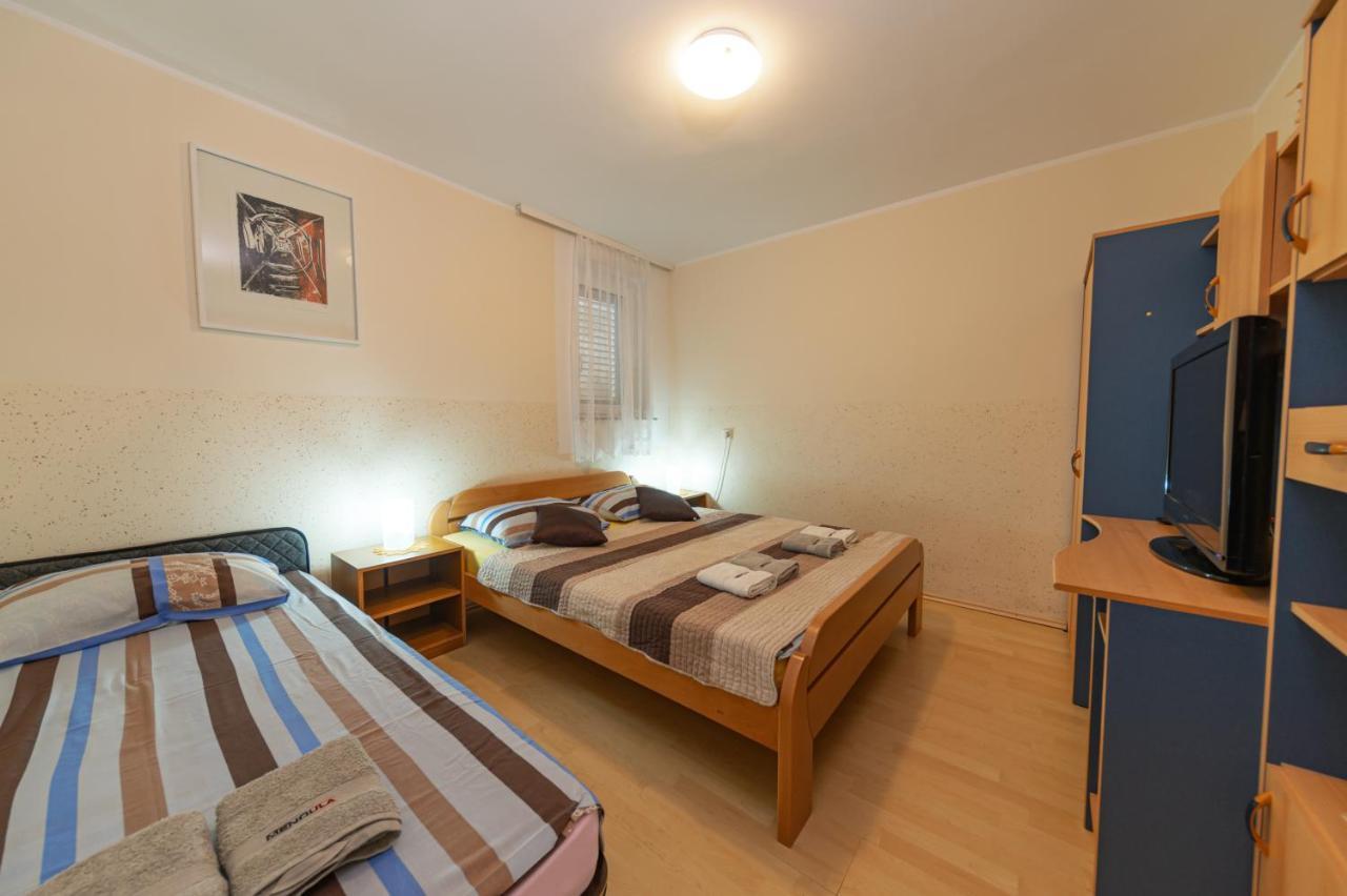 Apartmens Mendula Apartment Senj  Bagian luar foto