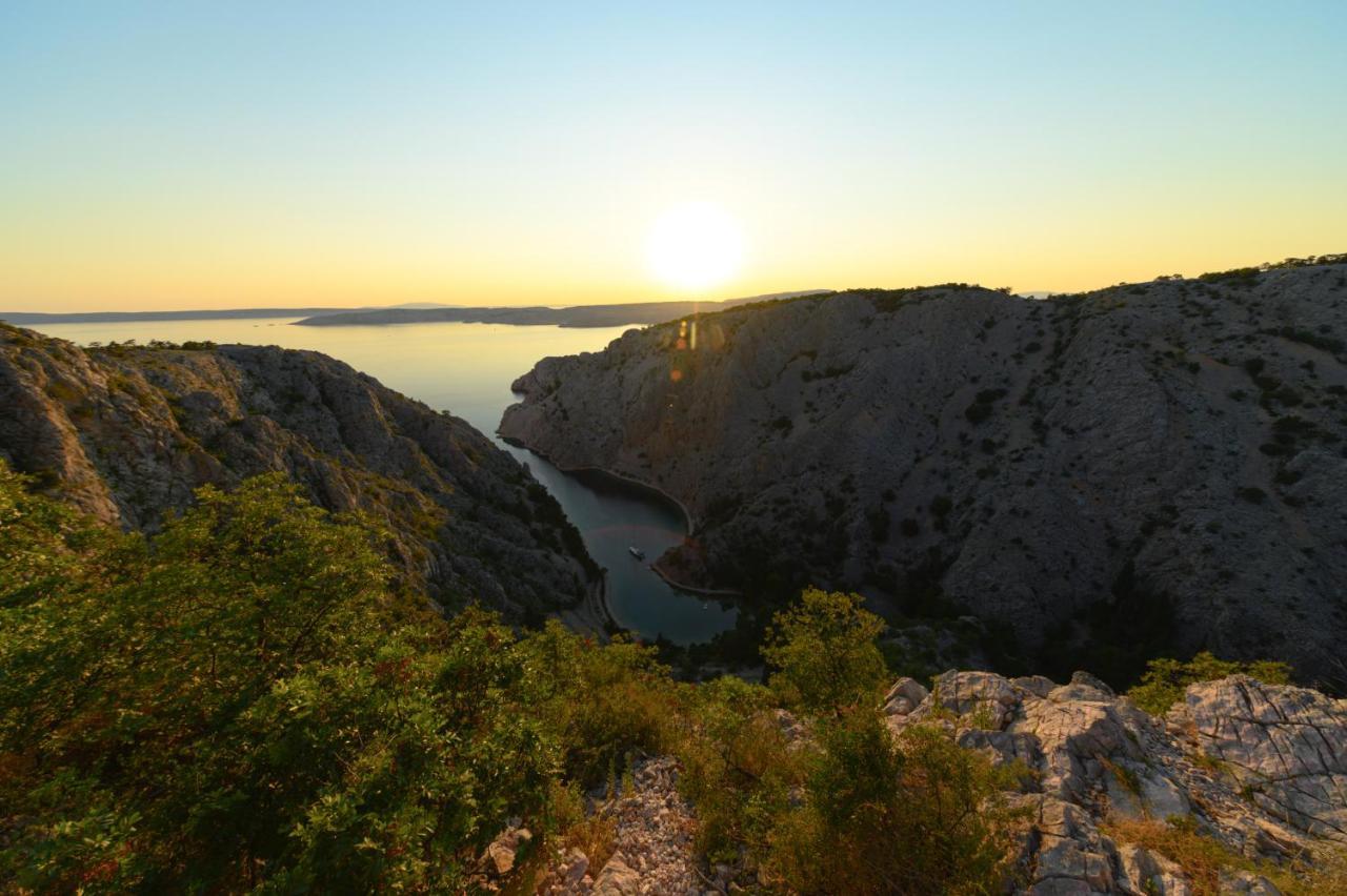 Apartmens Mendula Apartment Senj  Bagian luar foto