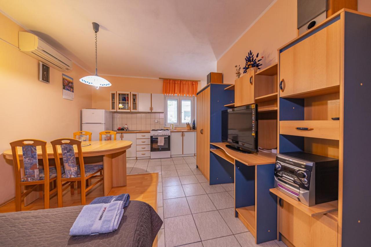 Apartmens Mendula Apartment Senj  Bagian luar foto