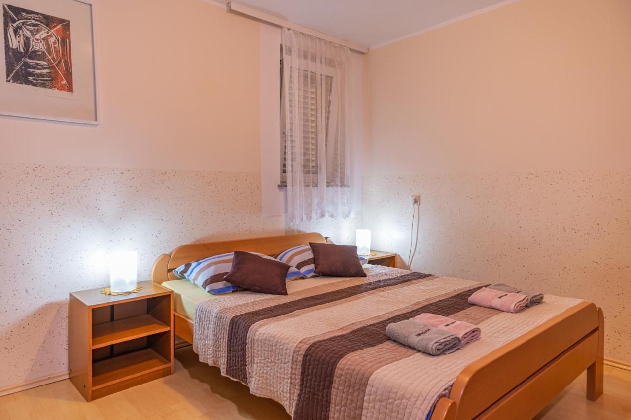 Apartmens Mendula Apartment Senj  Bagian luar foto
